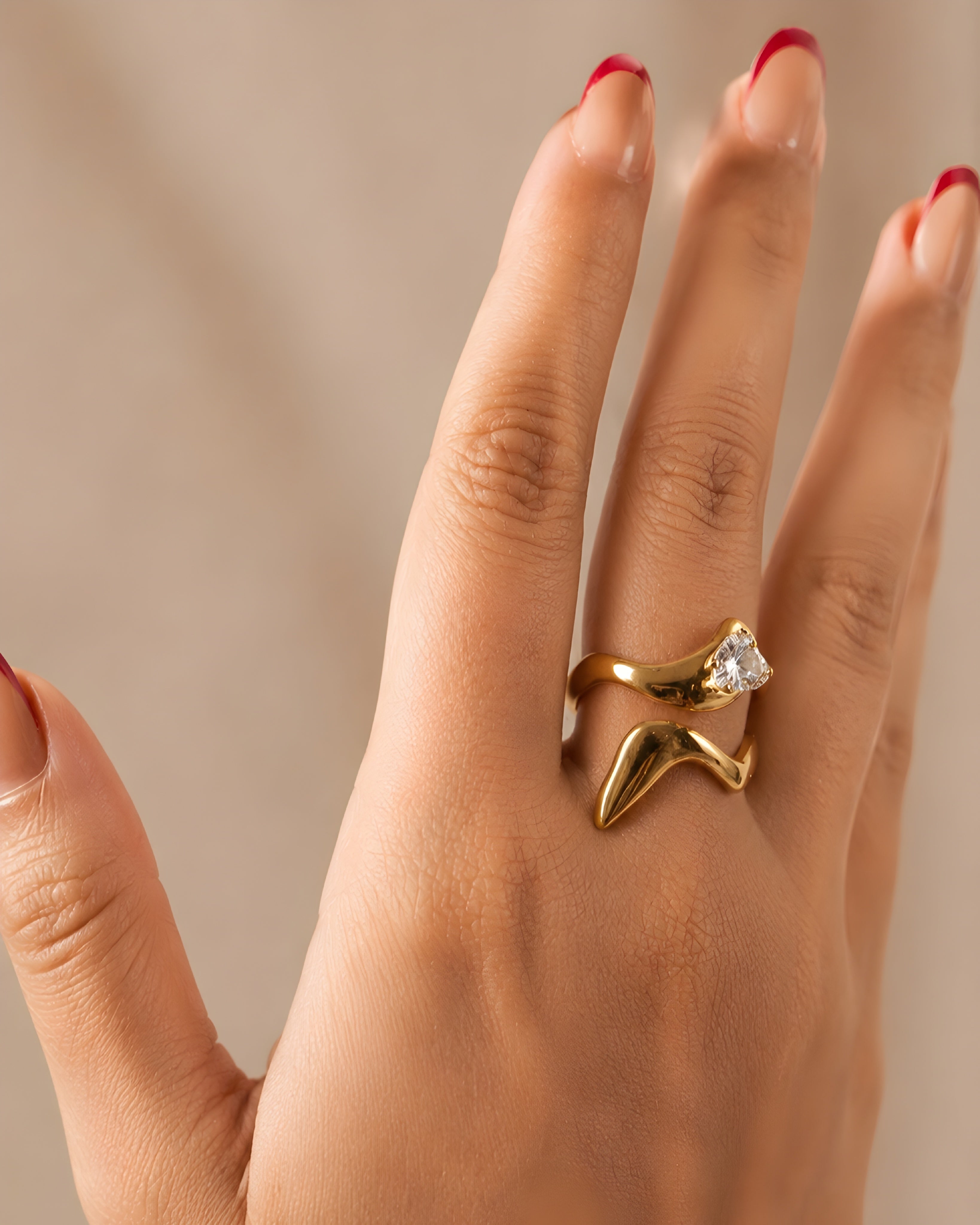 Serpentina Heart Ring